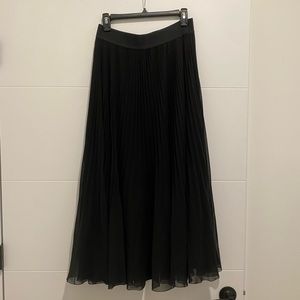 Aritzia Black Skirt